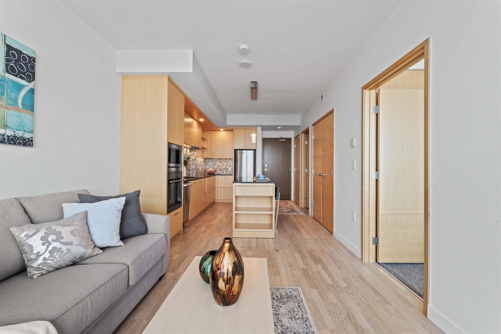 Listing Image 12