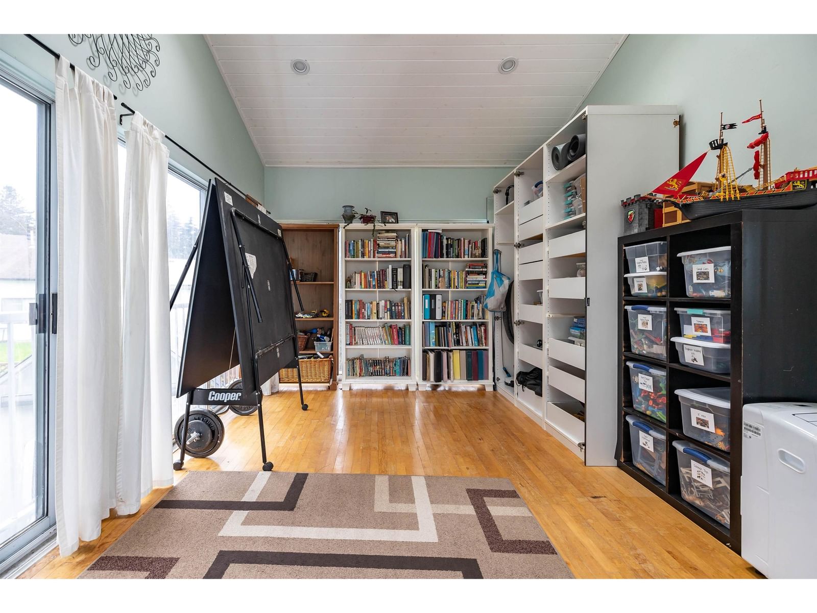 Listing Image 12