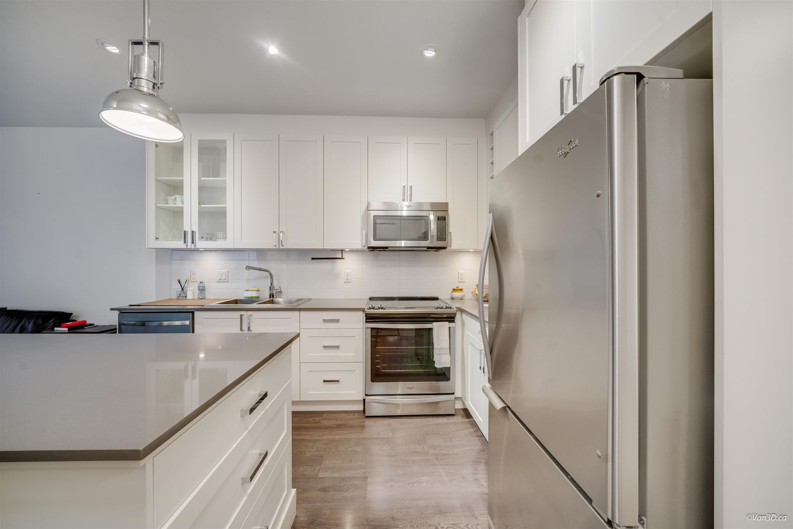 Listing Image 11