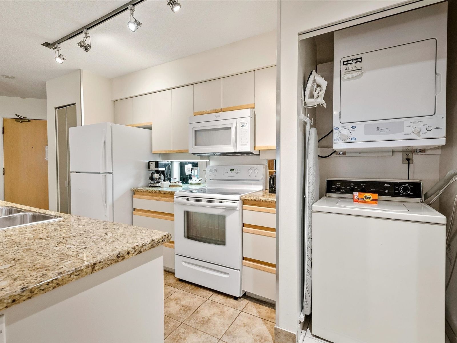 Listing Image 10