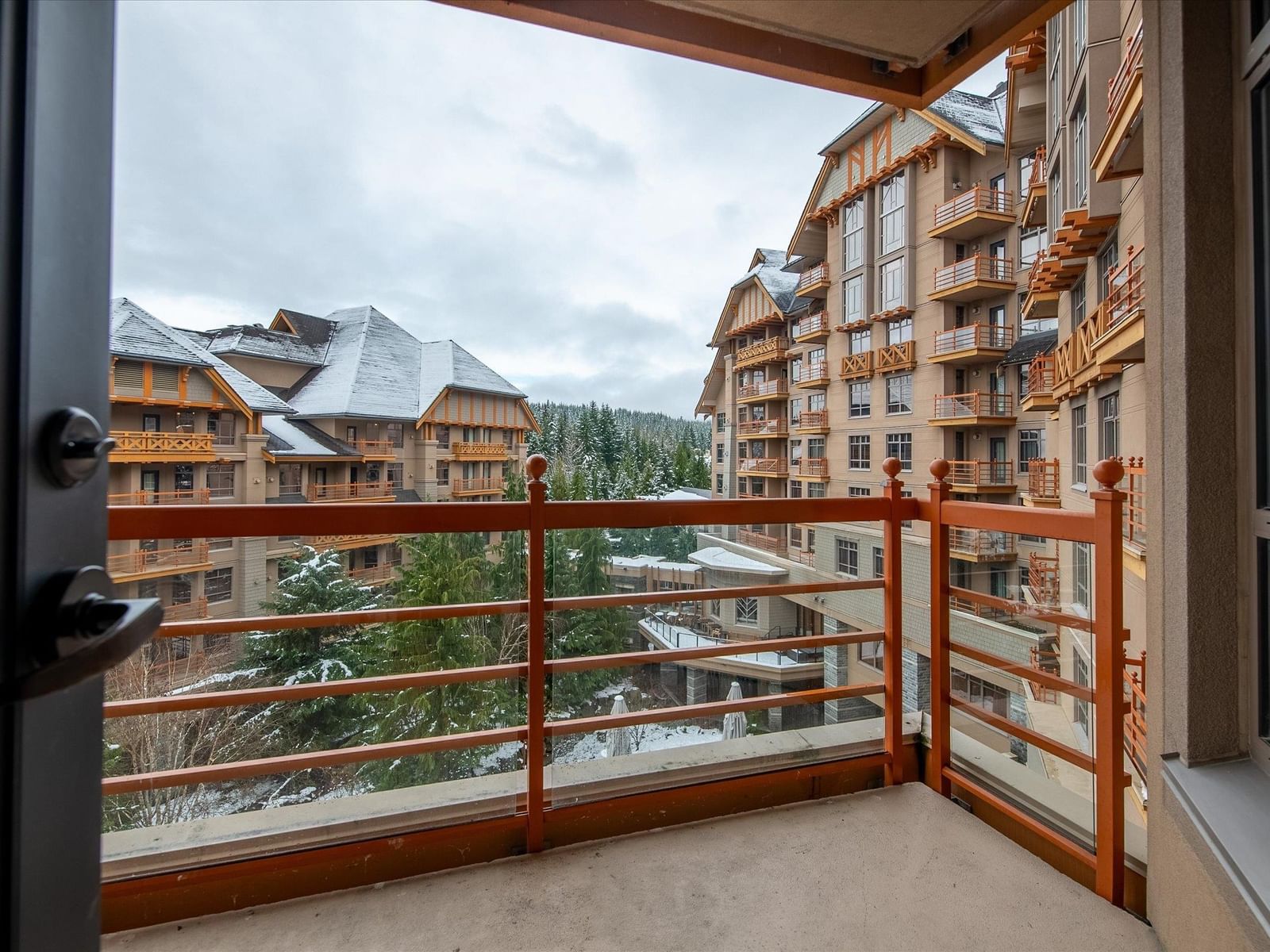 Listing Image 9