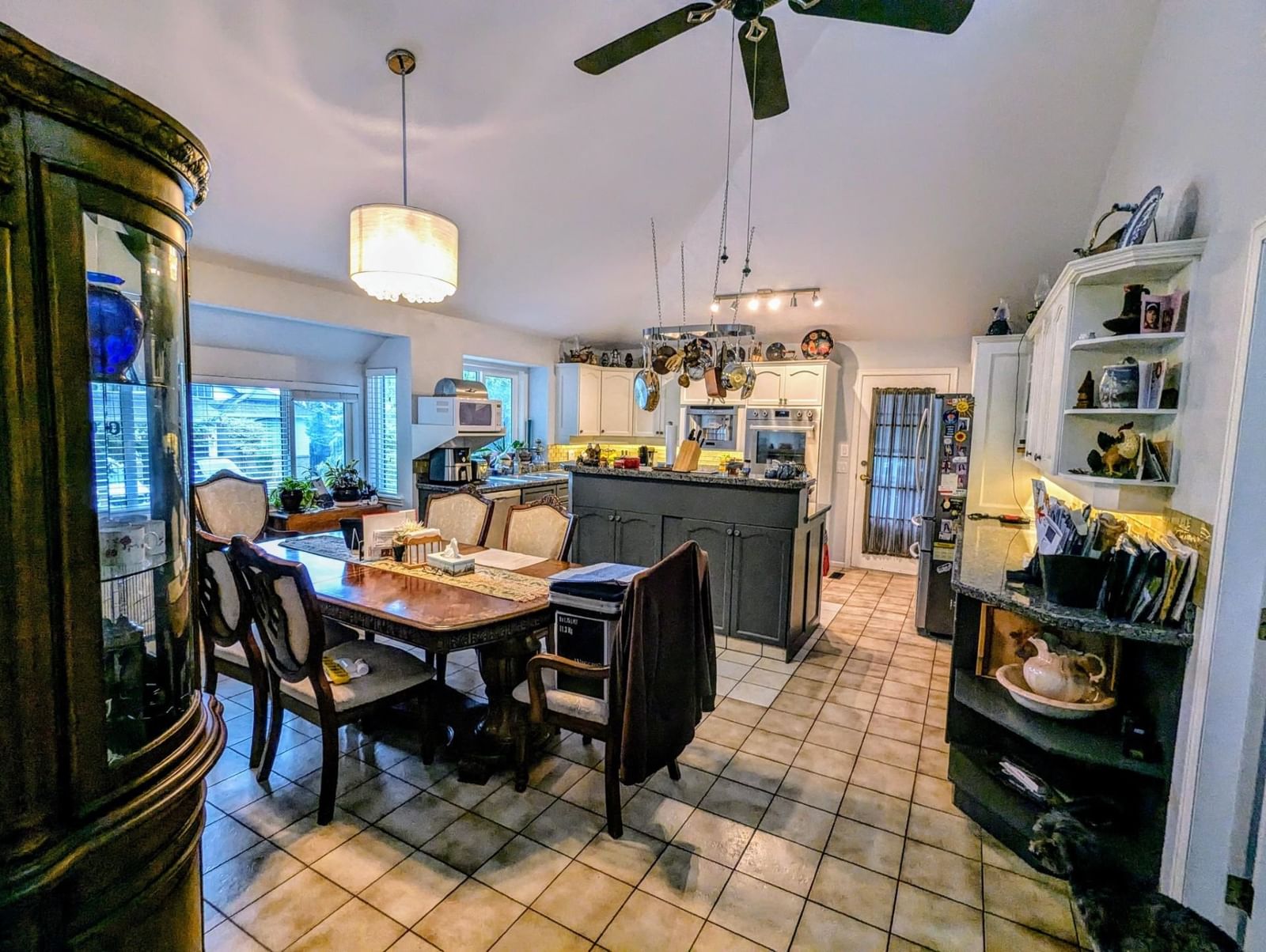 Listing Image 10