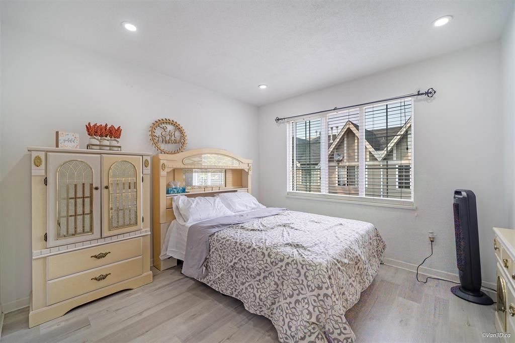 Listing Image 24