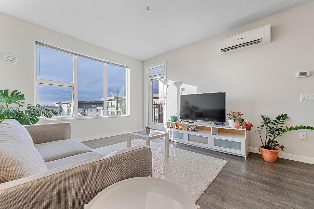 Listing Image 10