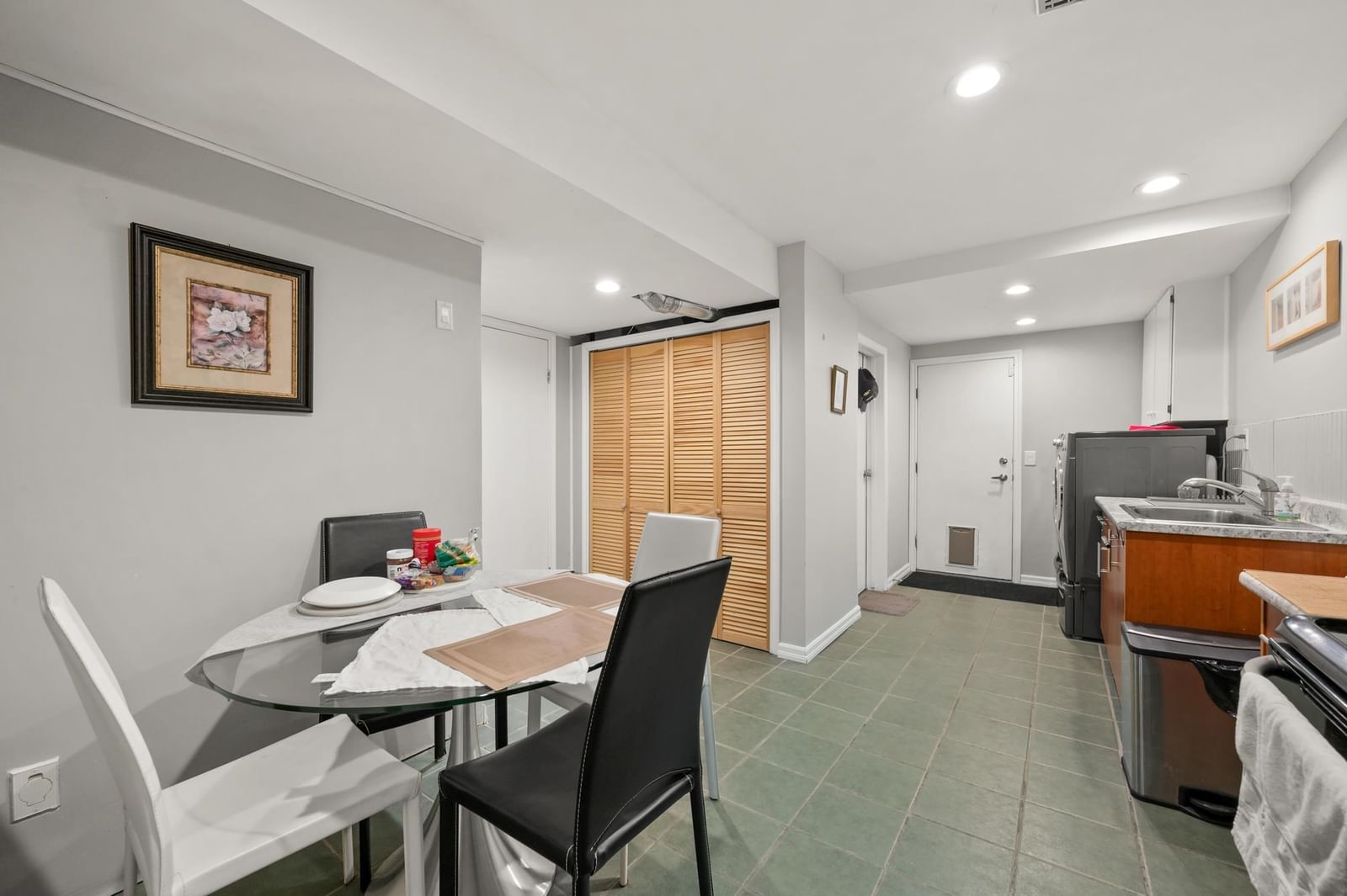 Listing Image 23