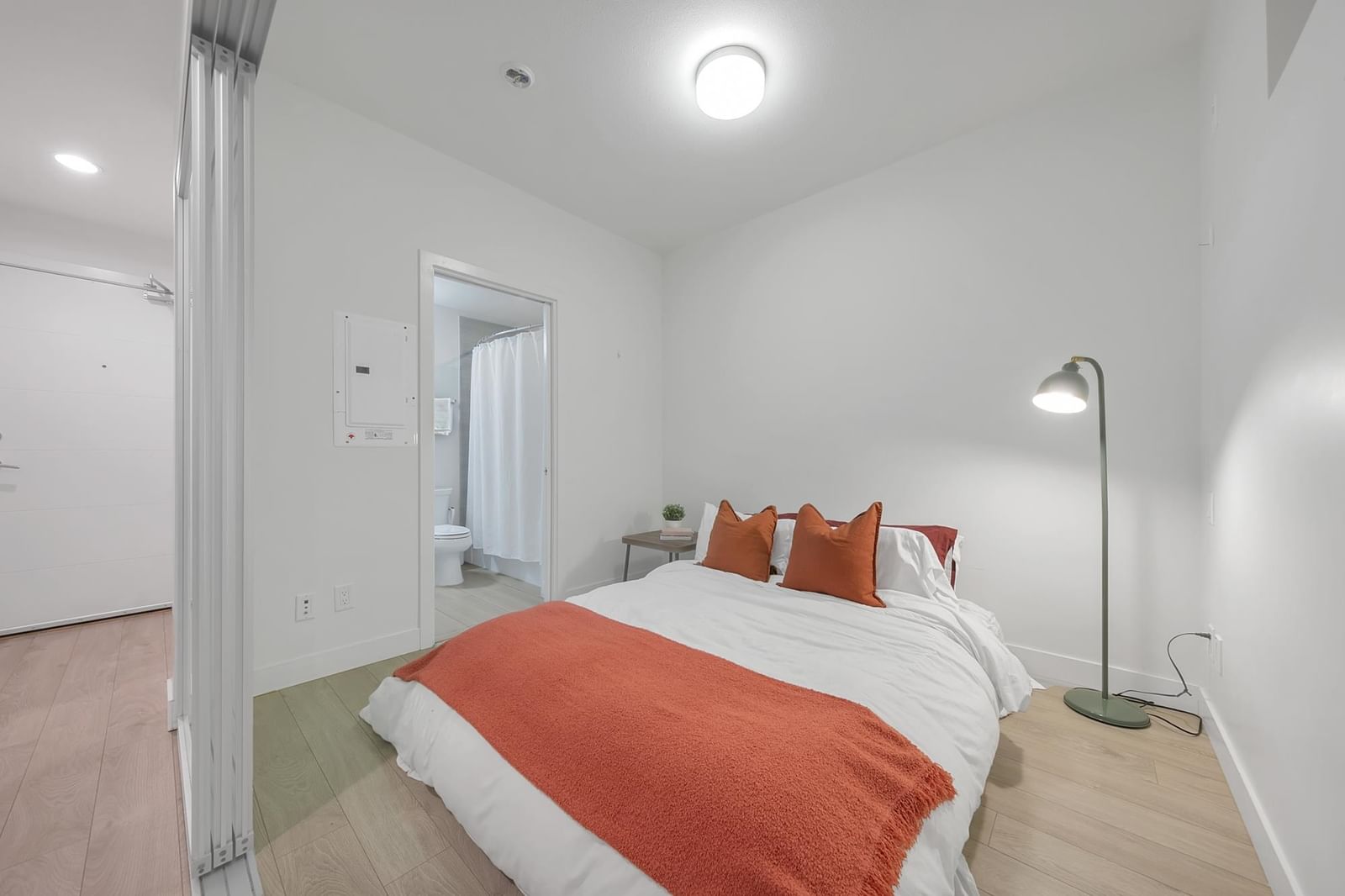 Listing Image 15