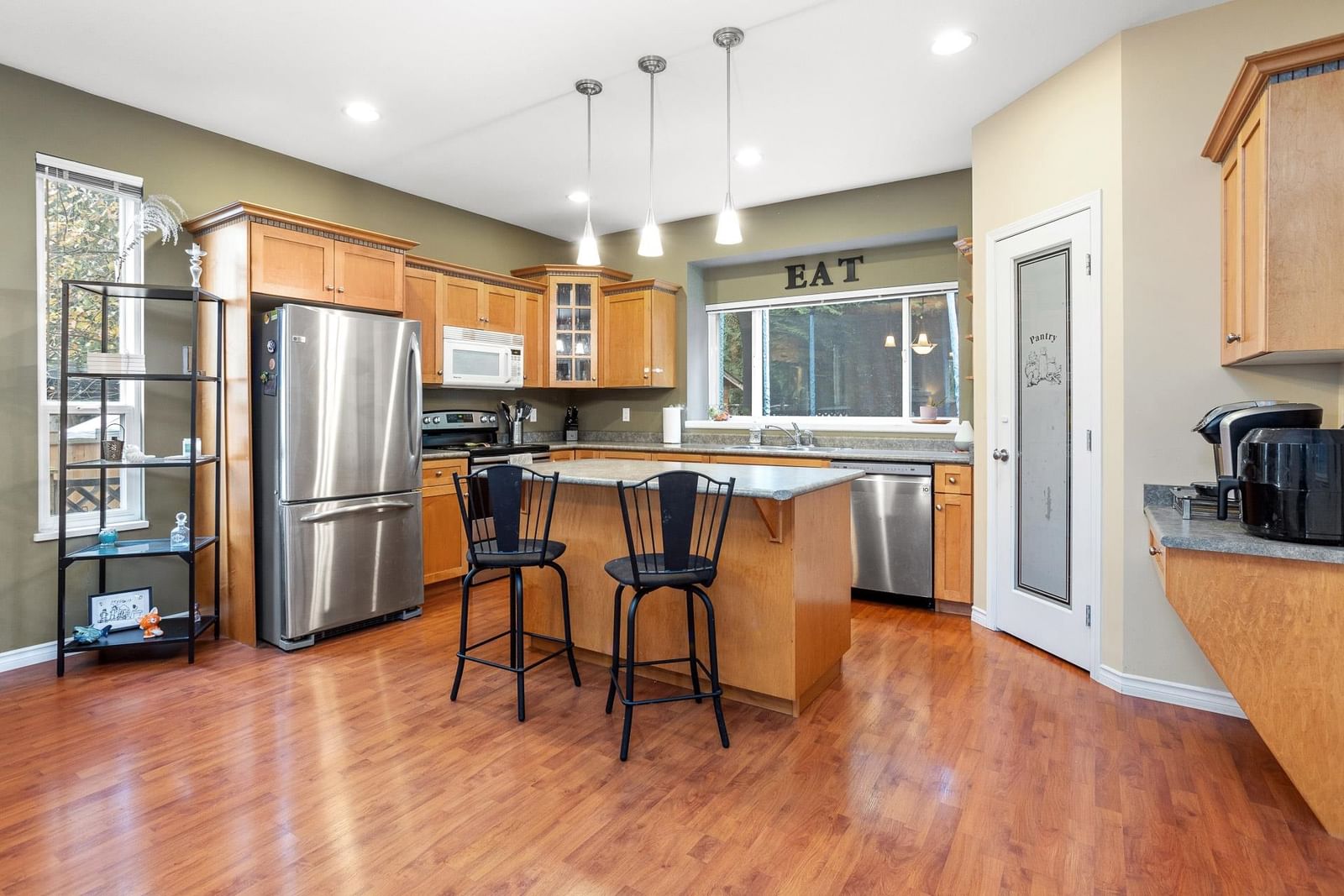Listing Image 13