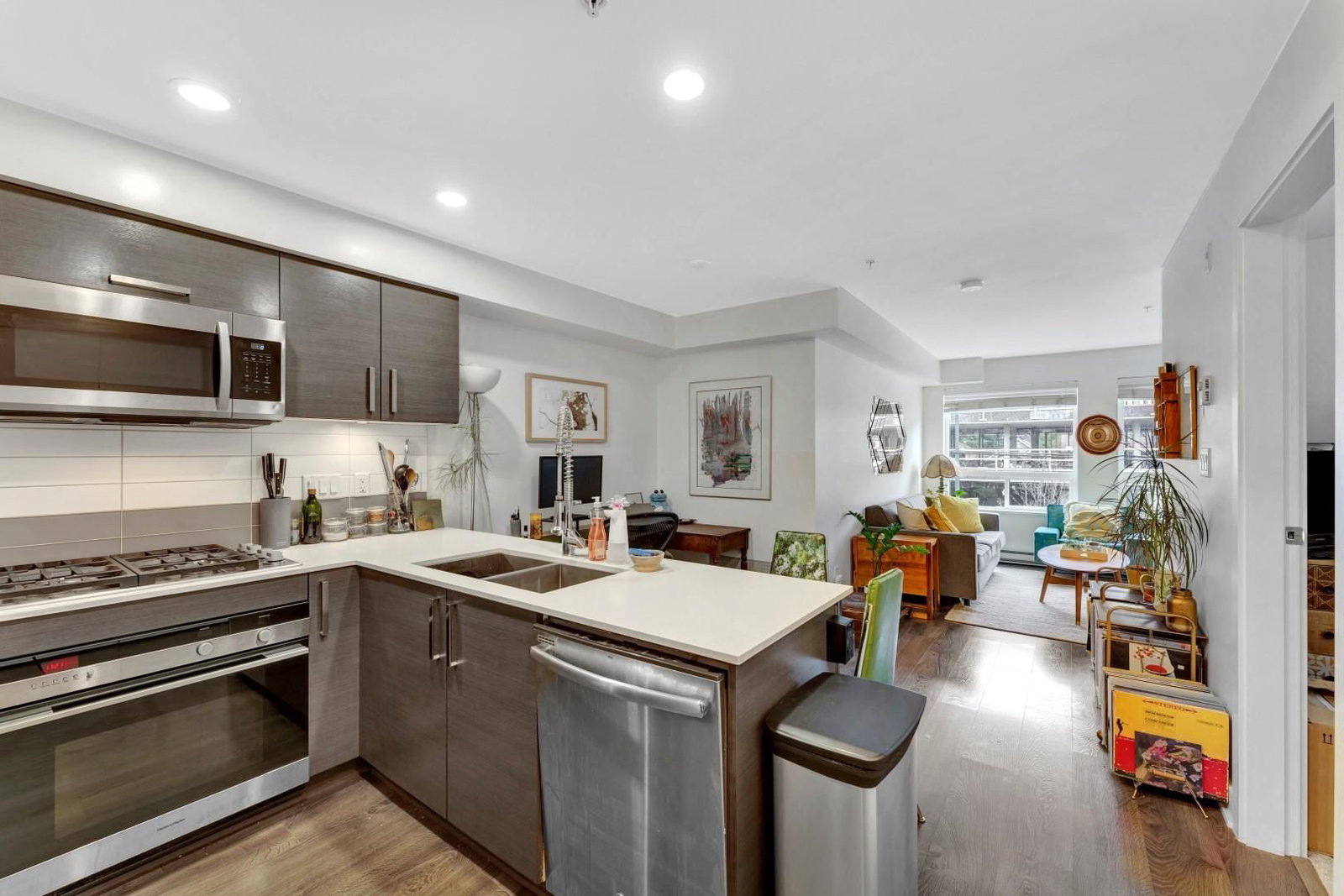 Listing Image 1