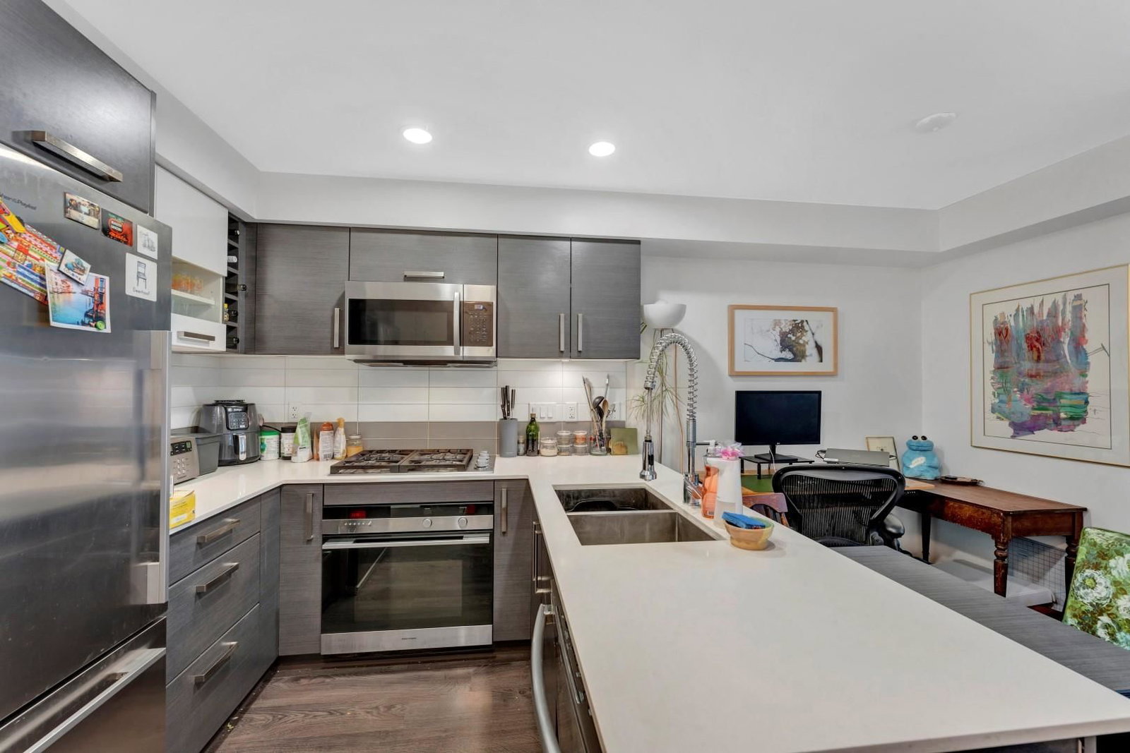 Listing Image 11