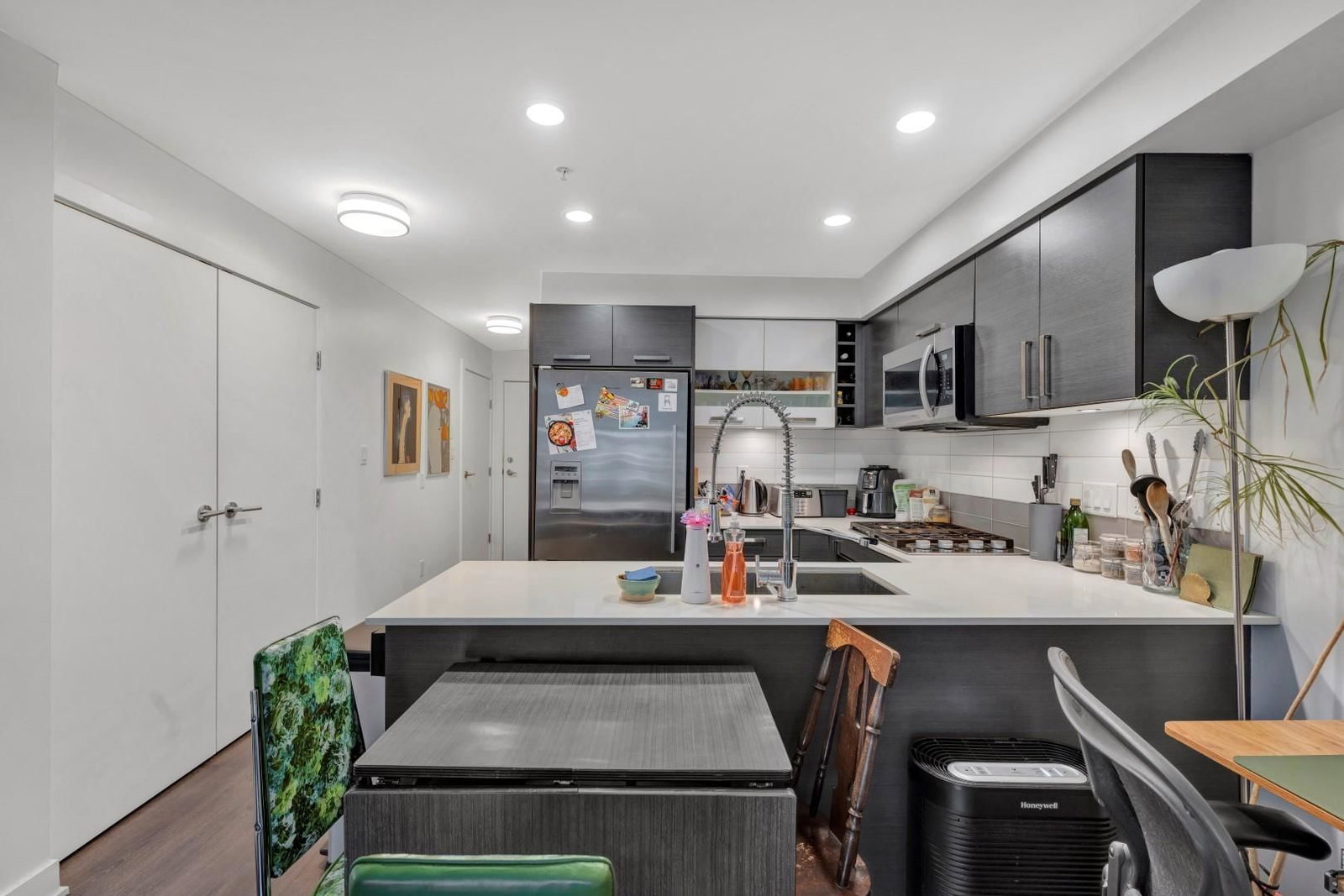 Listing Image 9