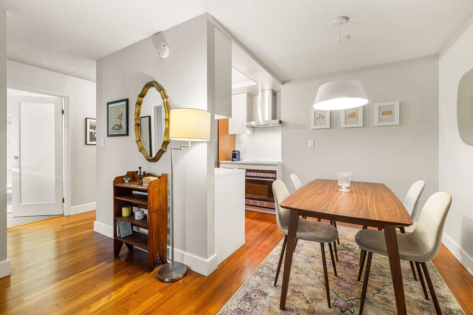 Listing Image 8