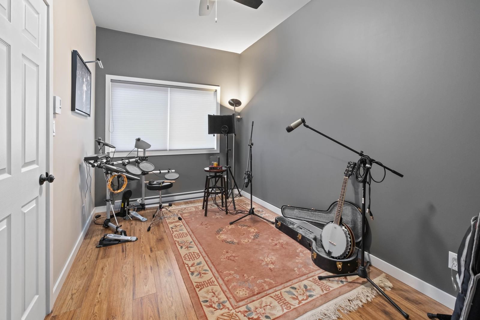 Listing Image 14