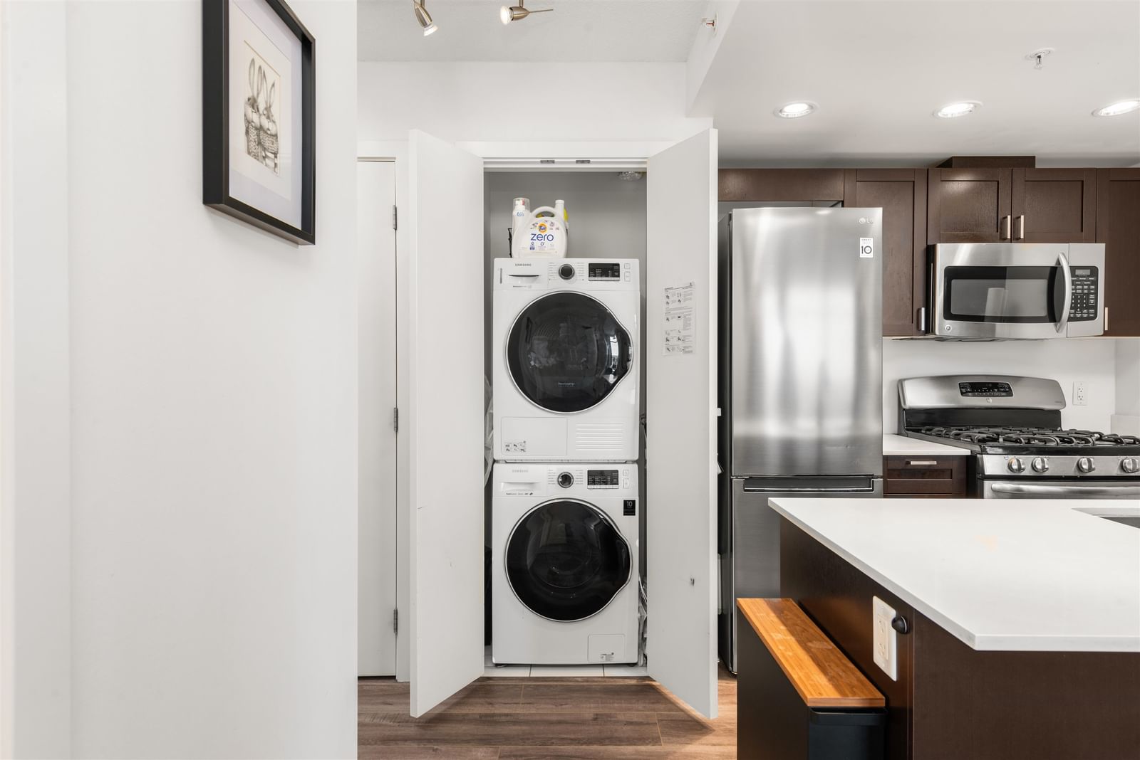Listing Image 12