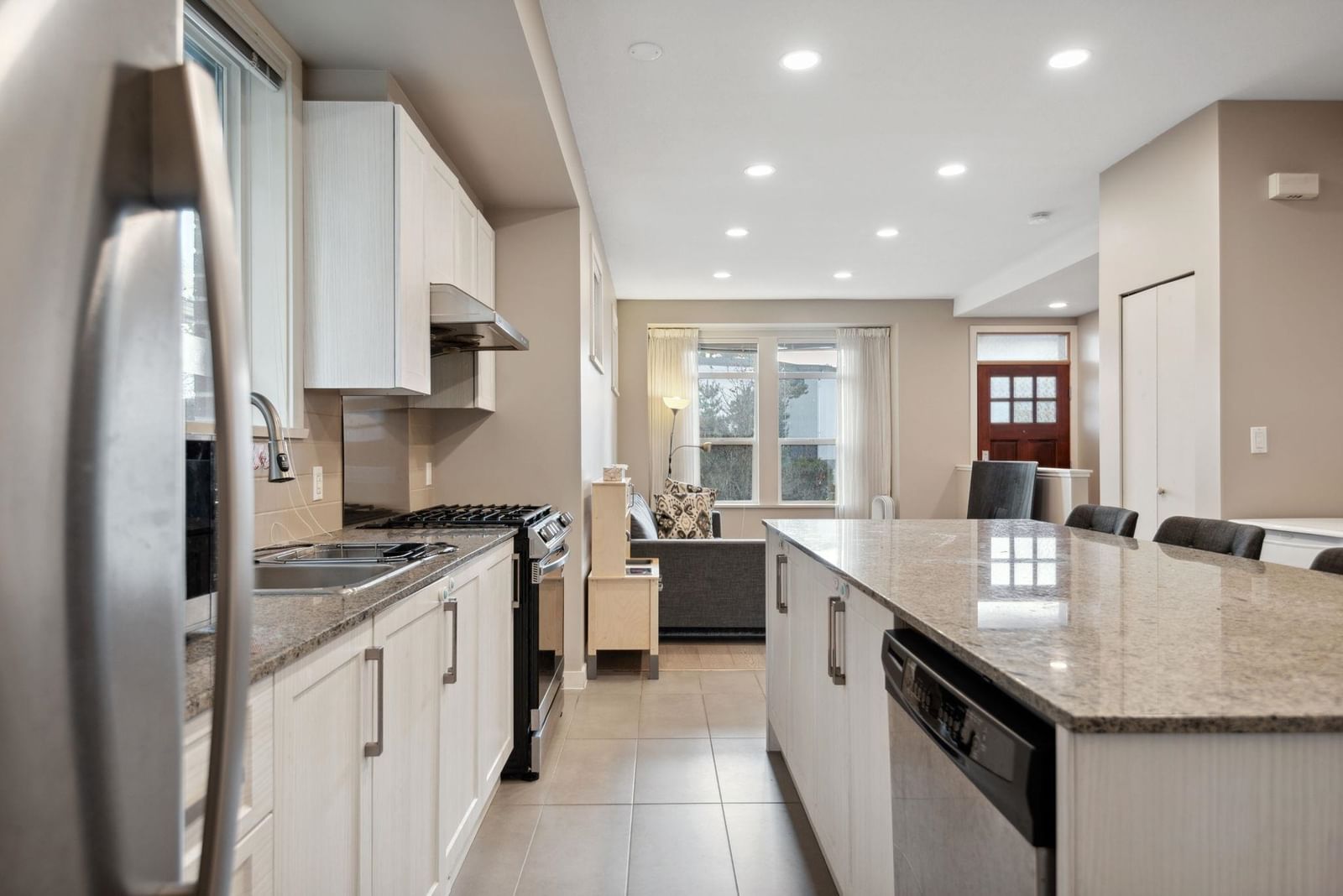 Listing Image 9
