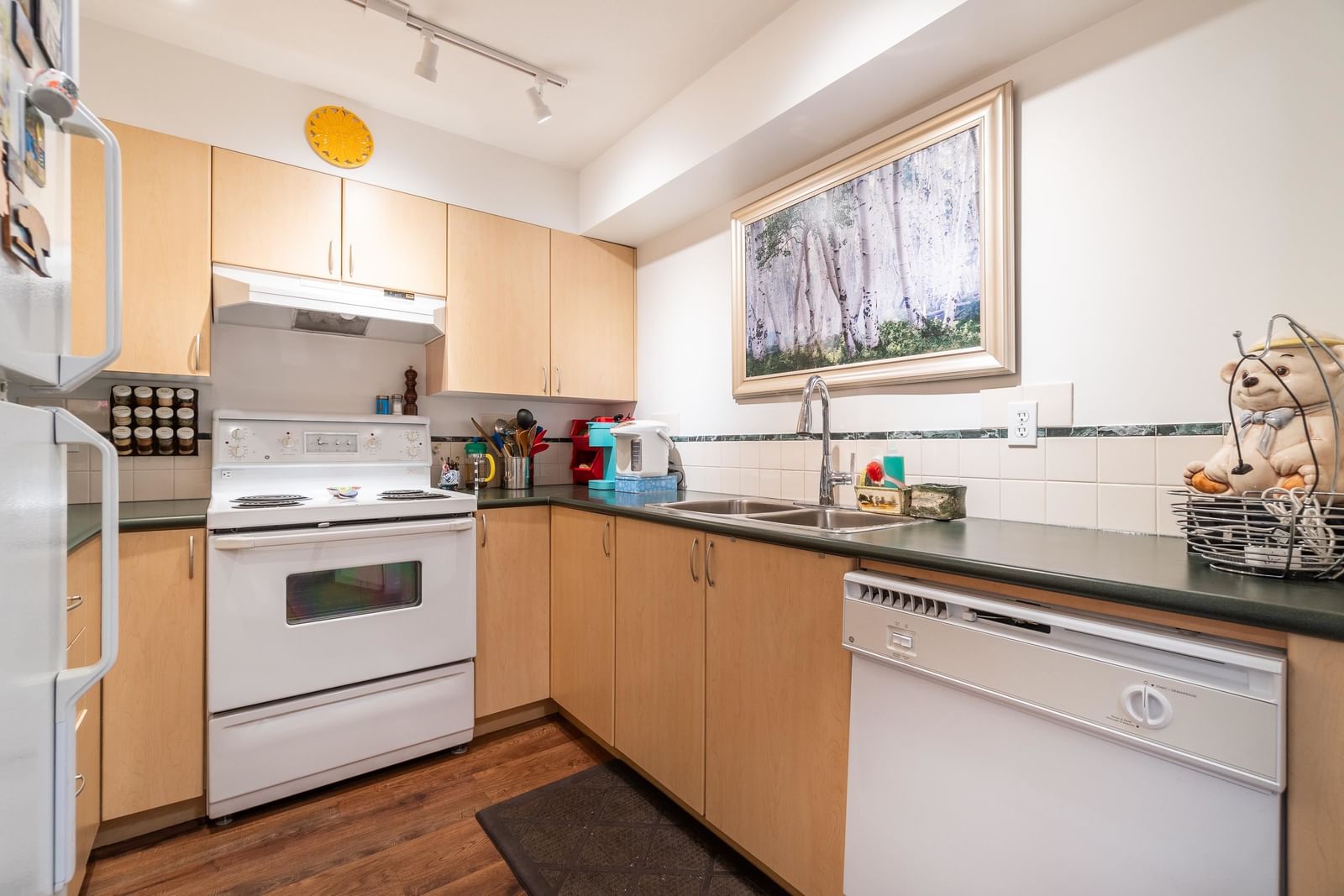 Listing Image 13