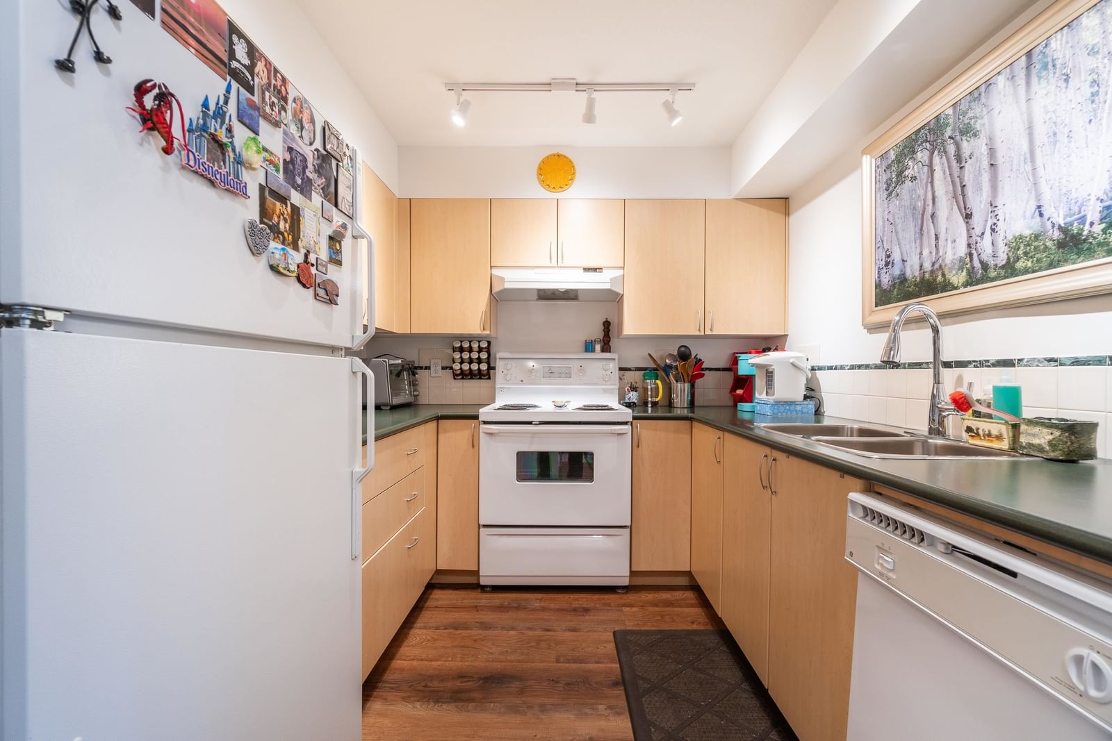 Listing Image 14