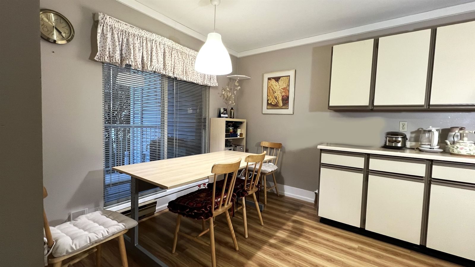 Listing Image 10