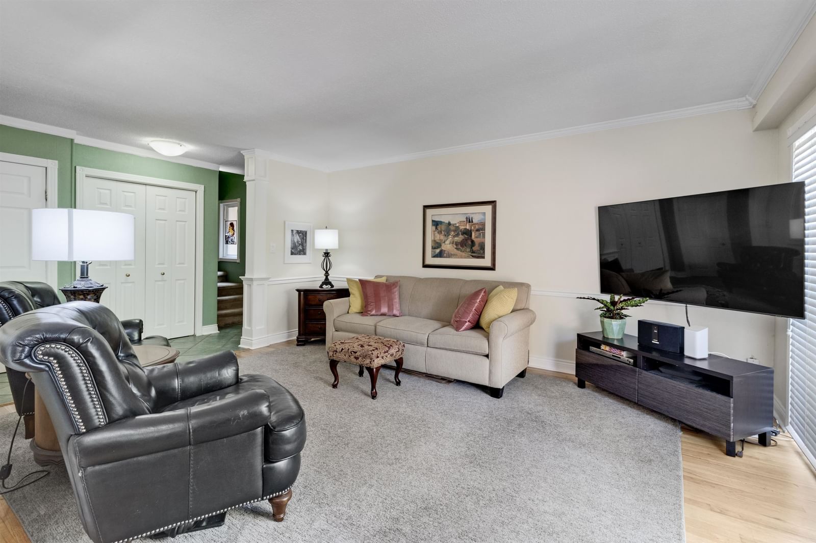 Listing Image 5