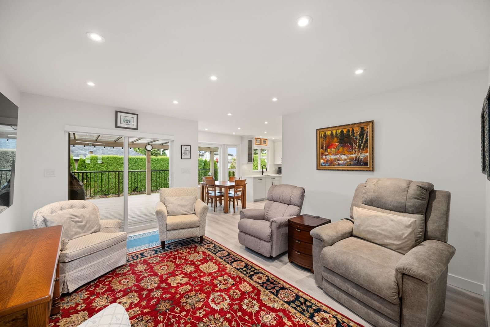 Listing Image 12