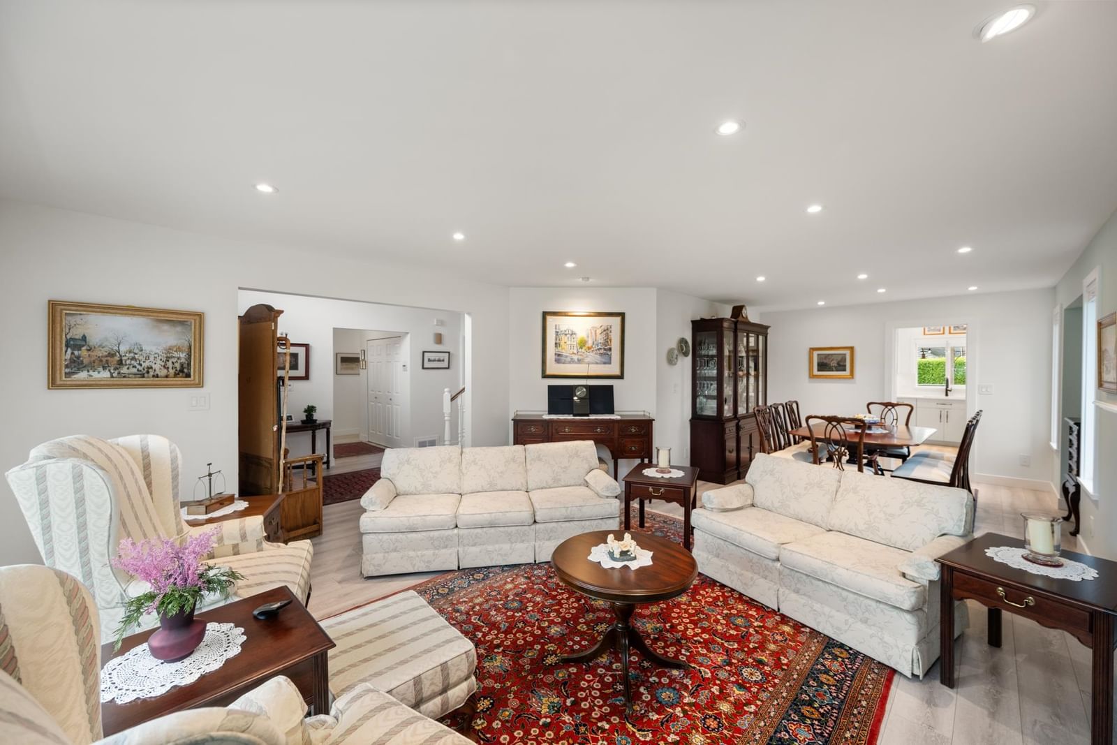 Listing Image 8
