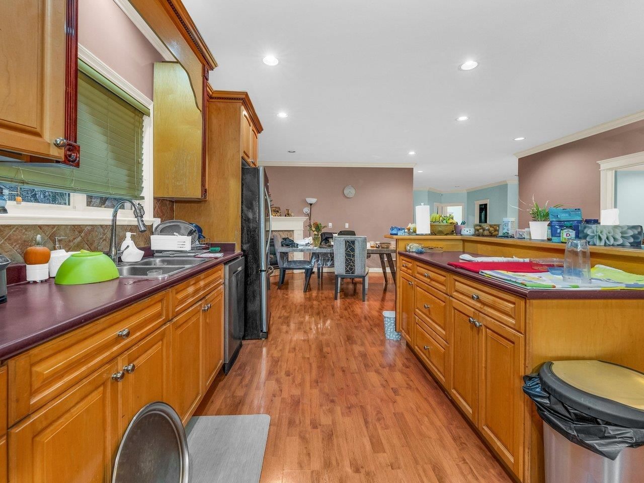 Listing Image 12