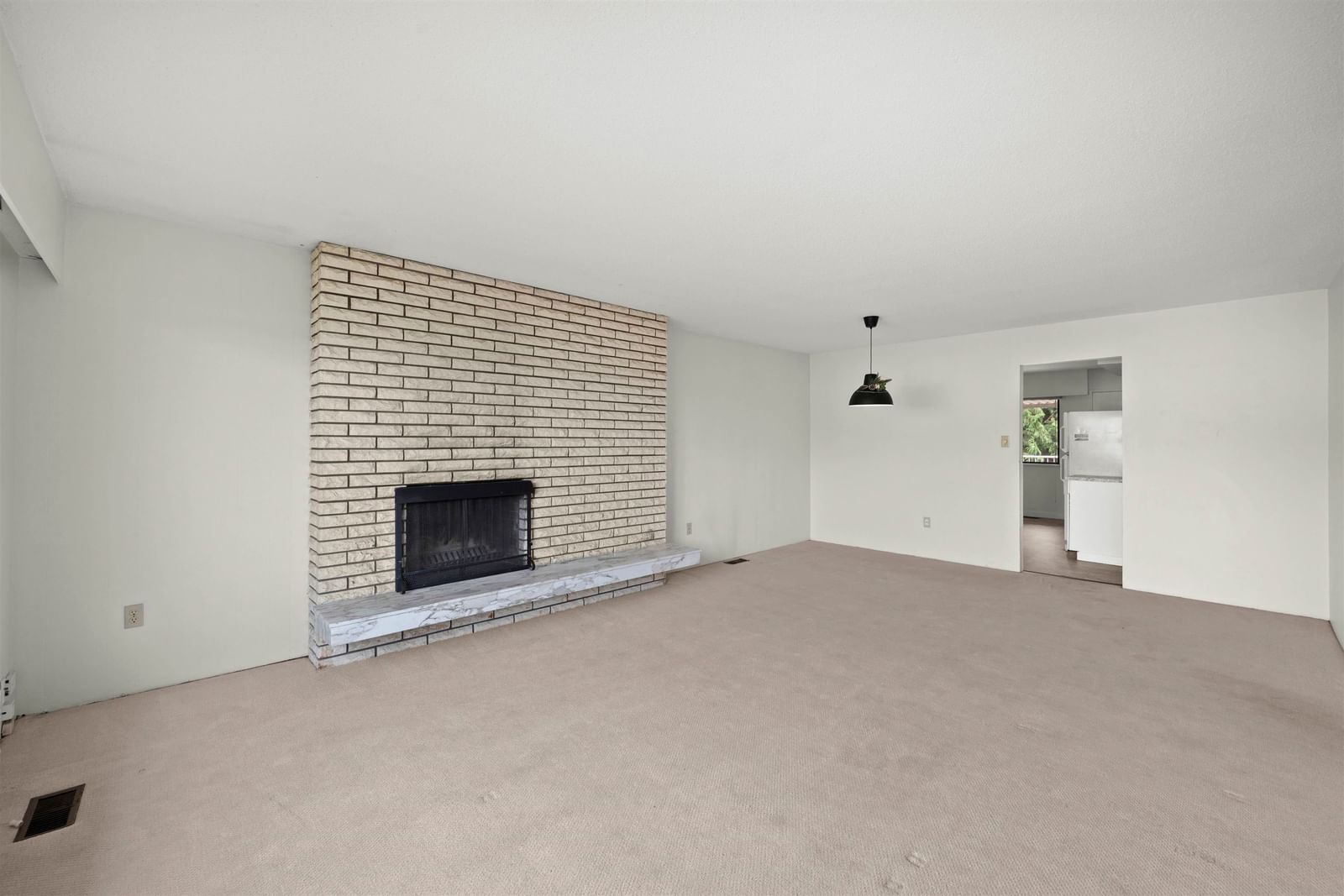 Listing Image 30