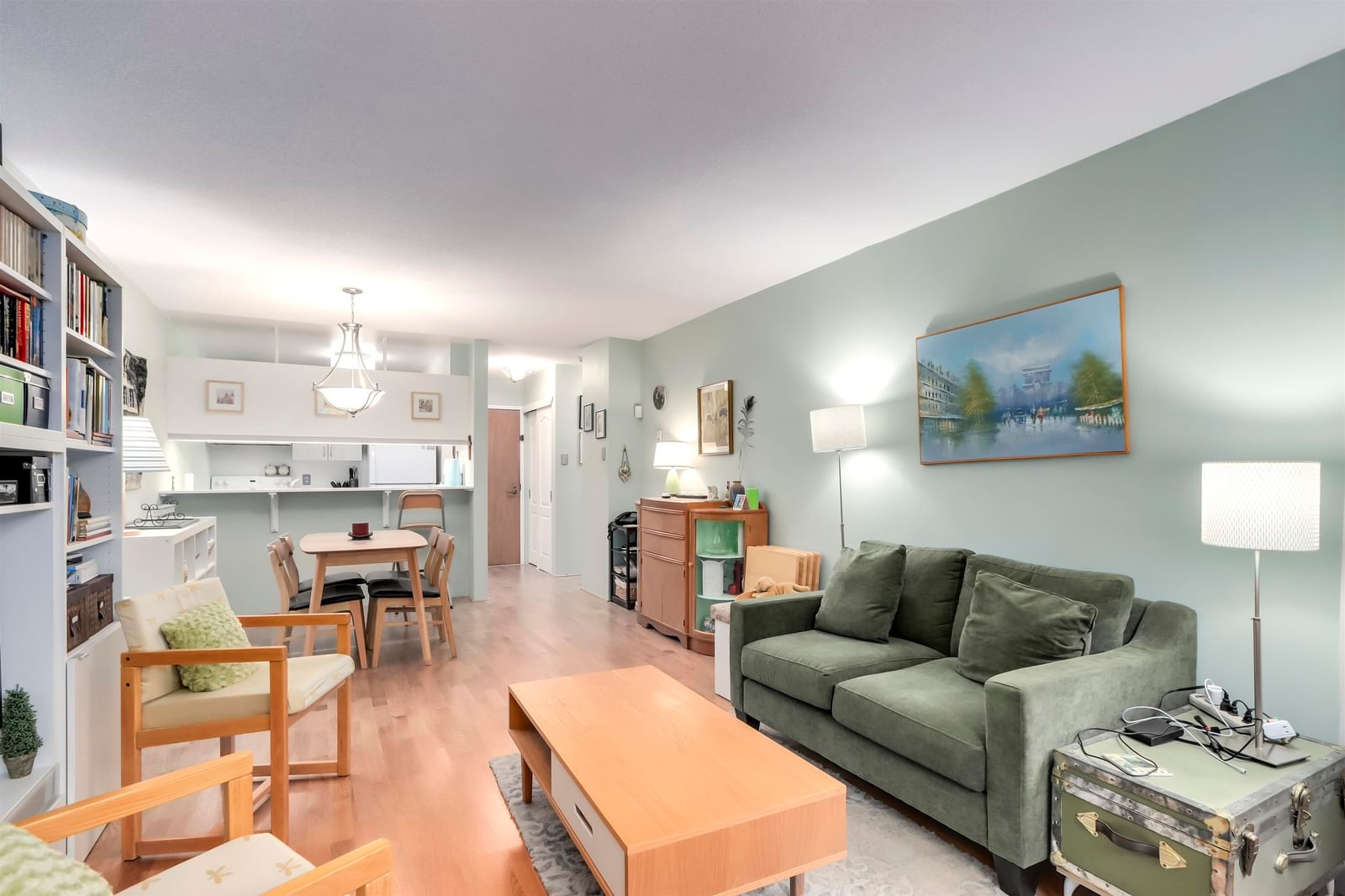 Listing Image 6