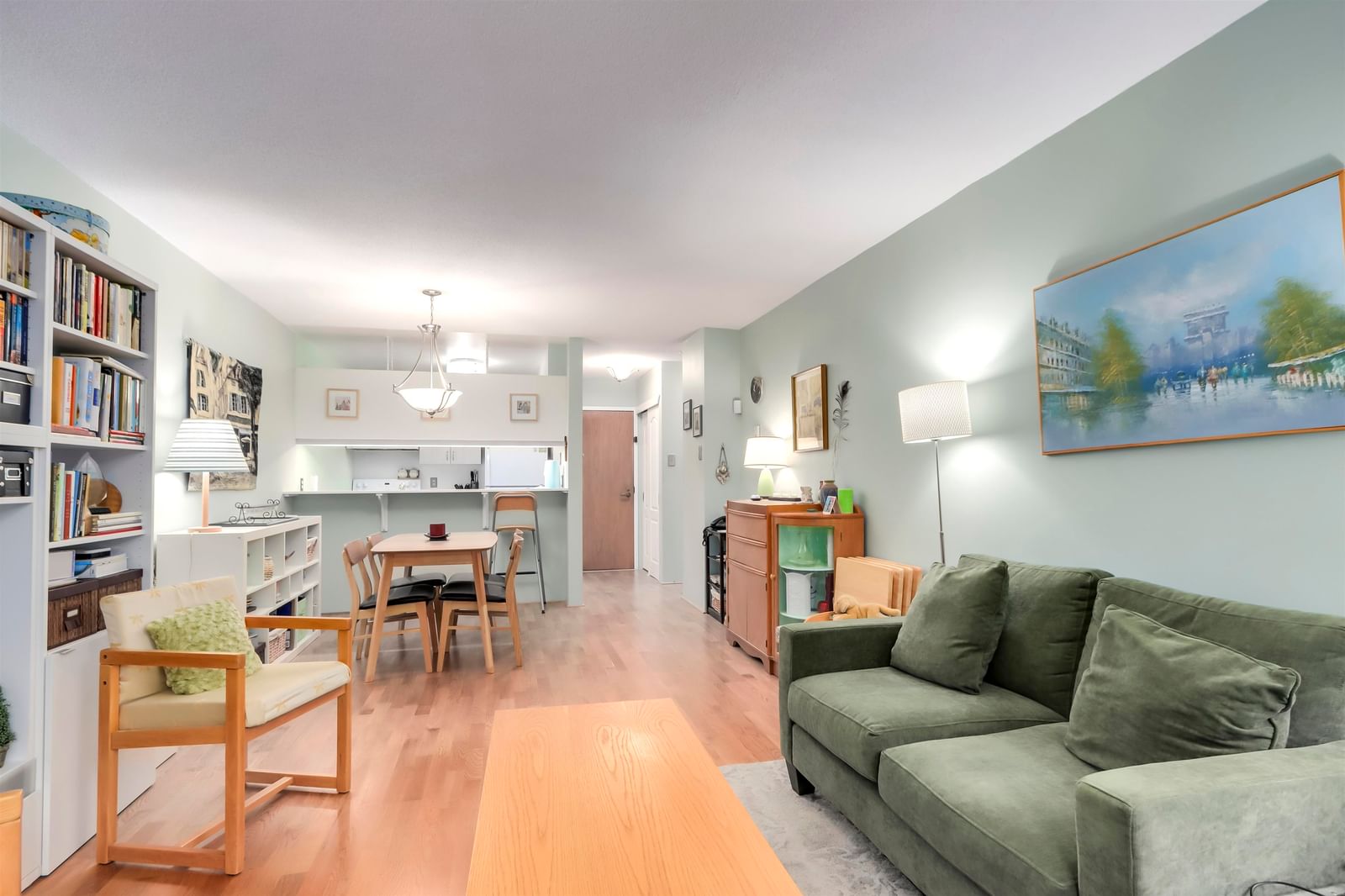 Listing Image 8