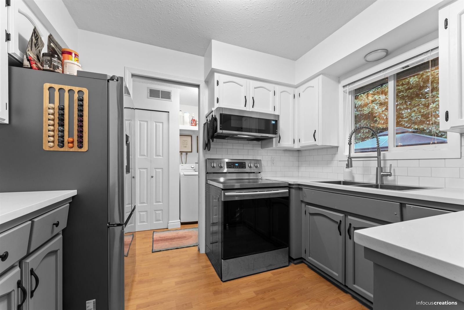 Listing Image 9