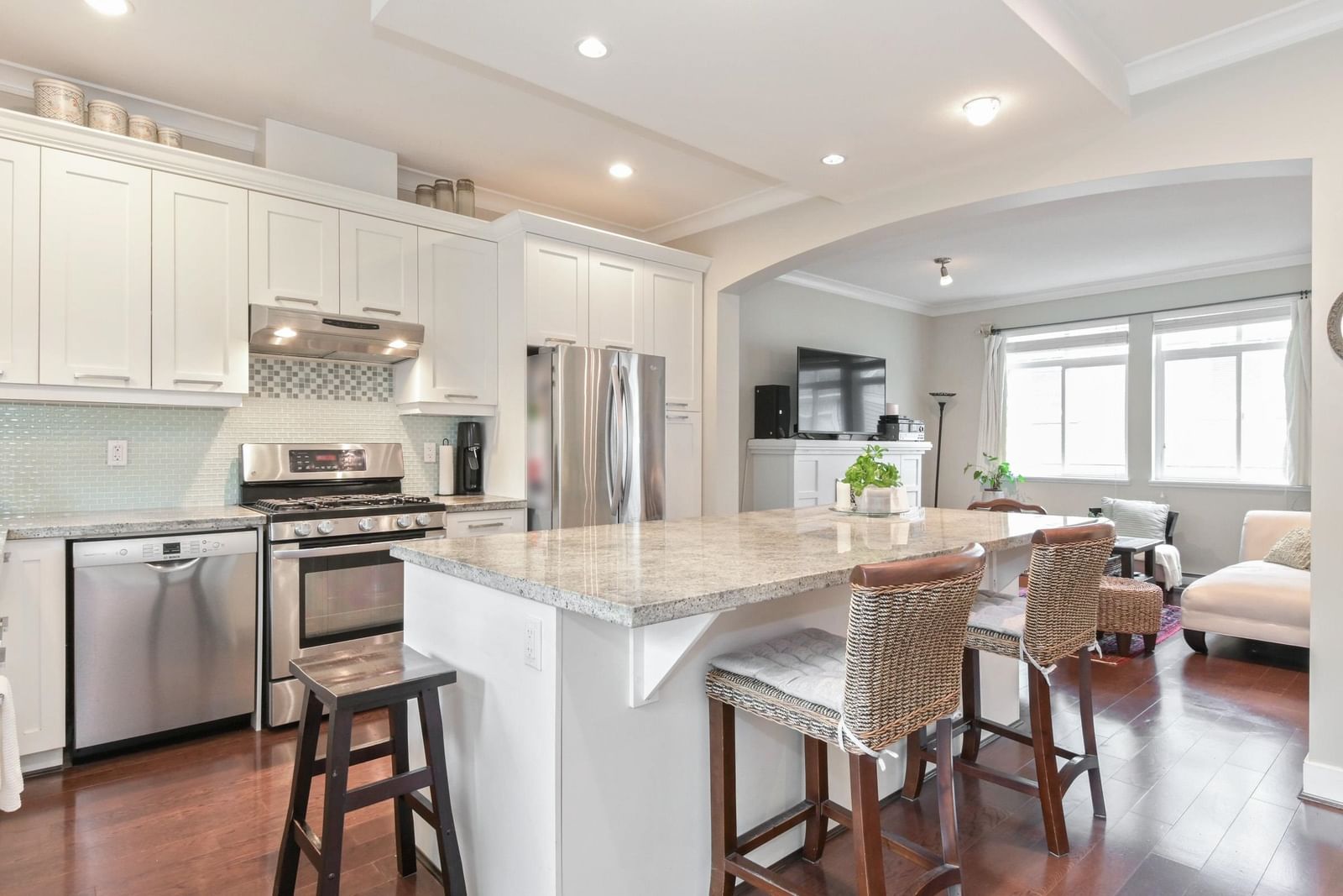 Listing Image 10