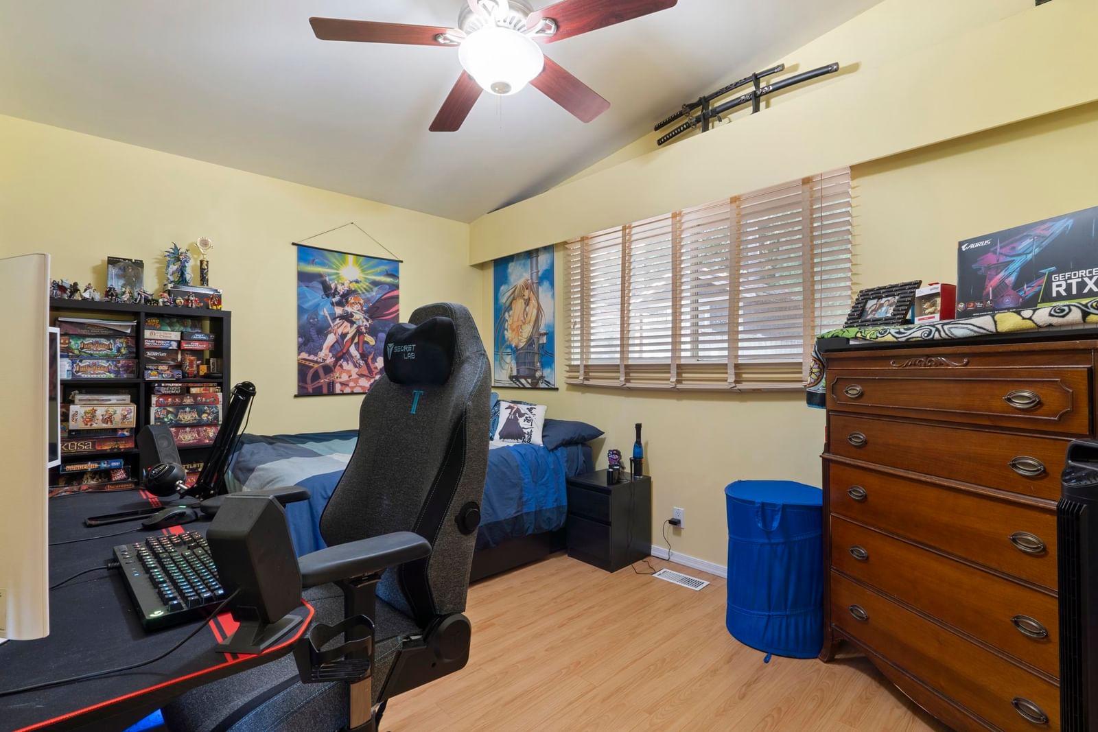 Listing Image 9