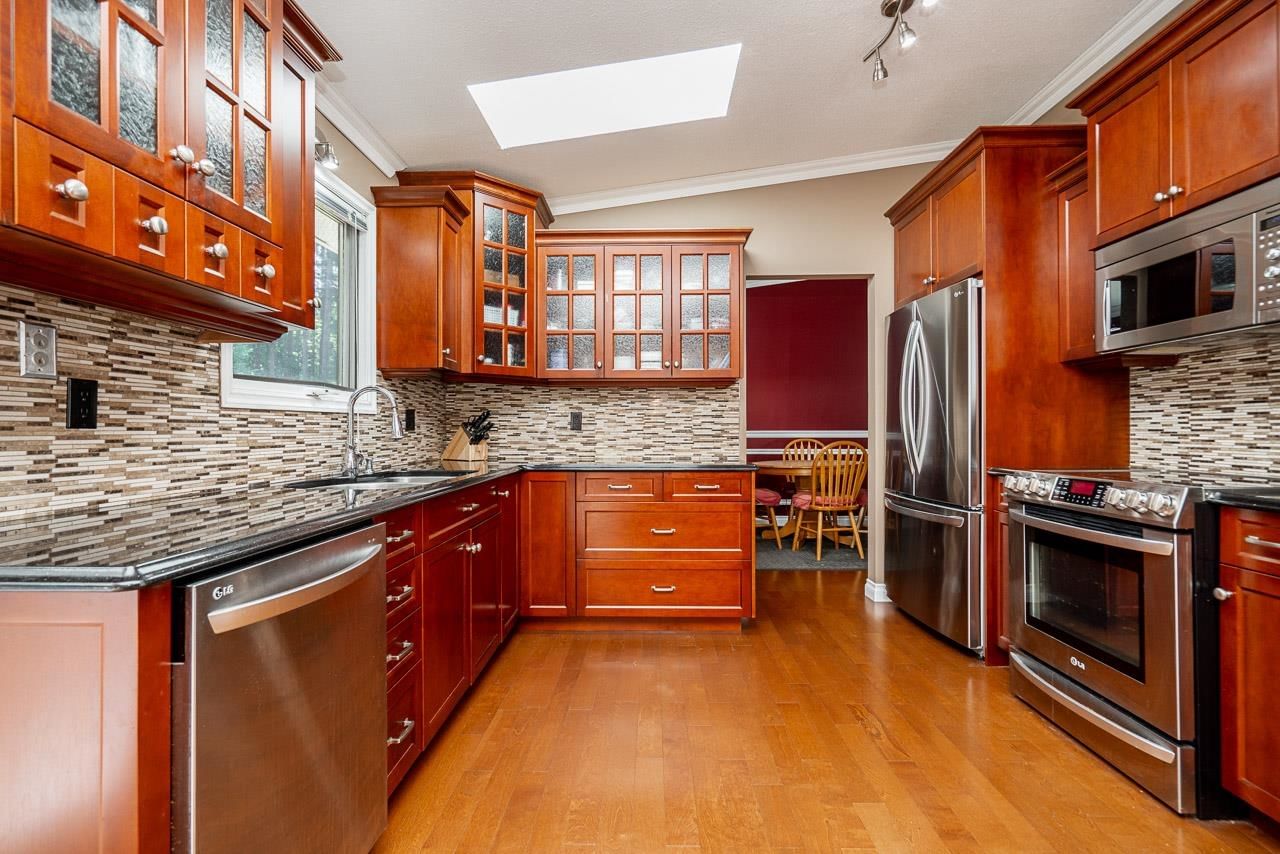 Listing Image 11