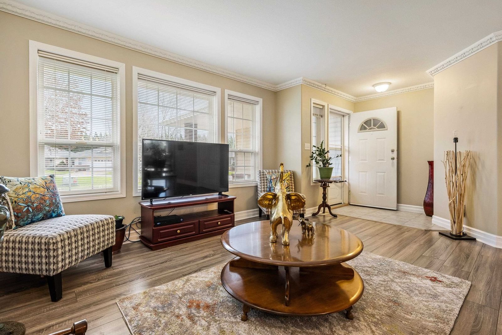 Listing Image 11