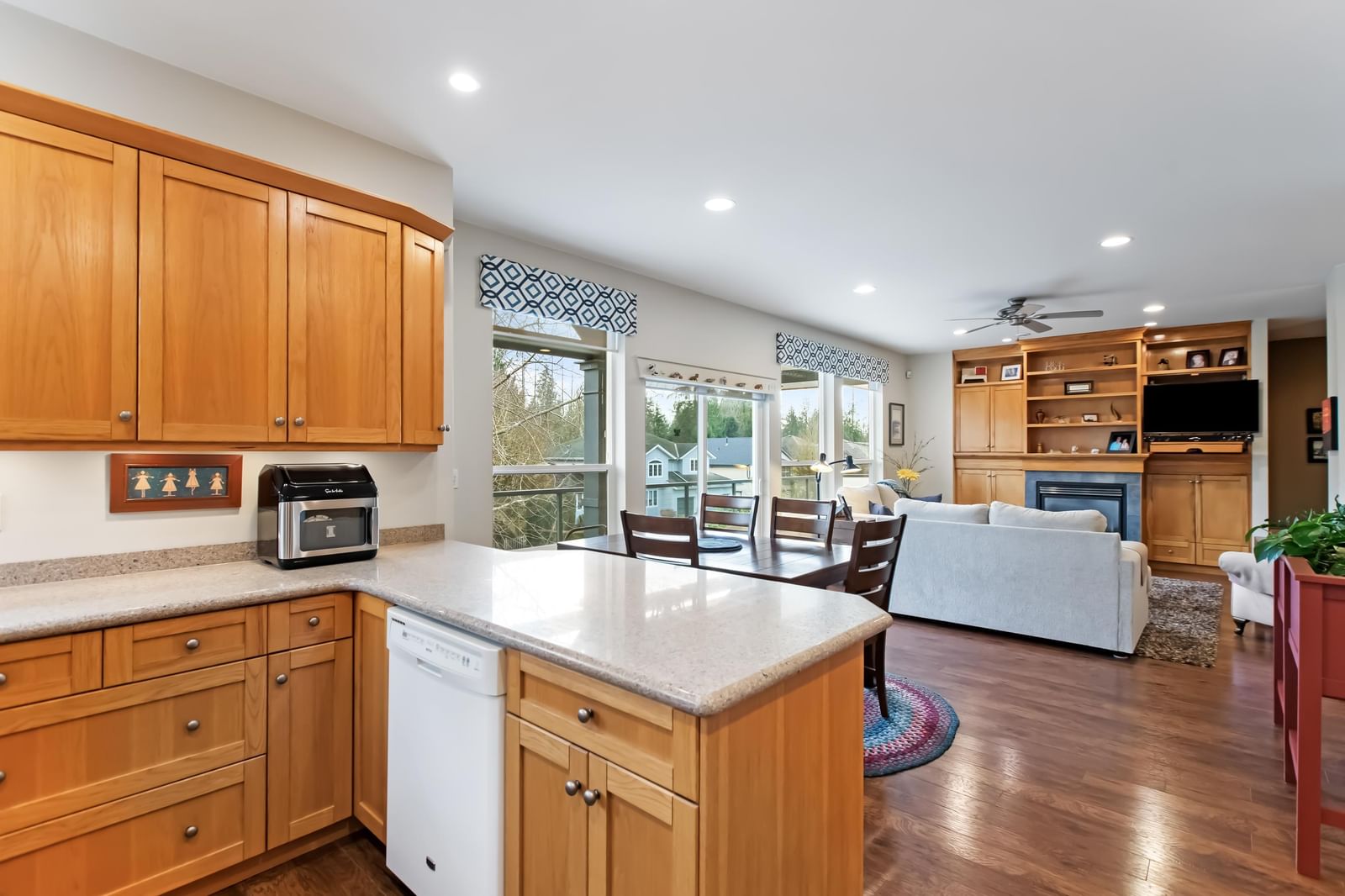 Listing Image 13