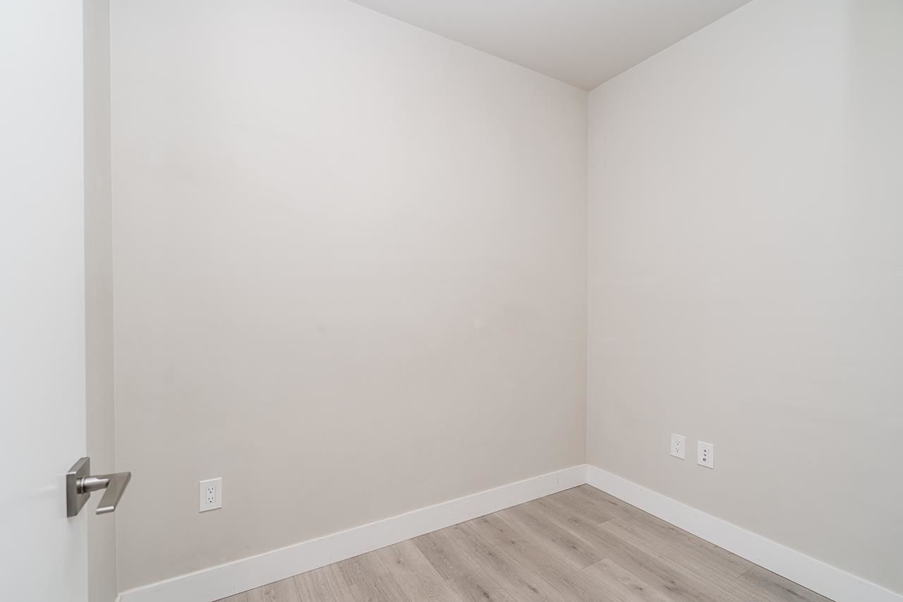 Listing Image 26