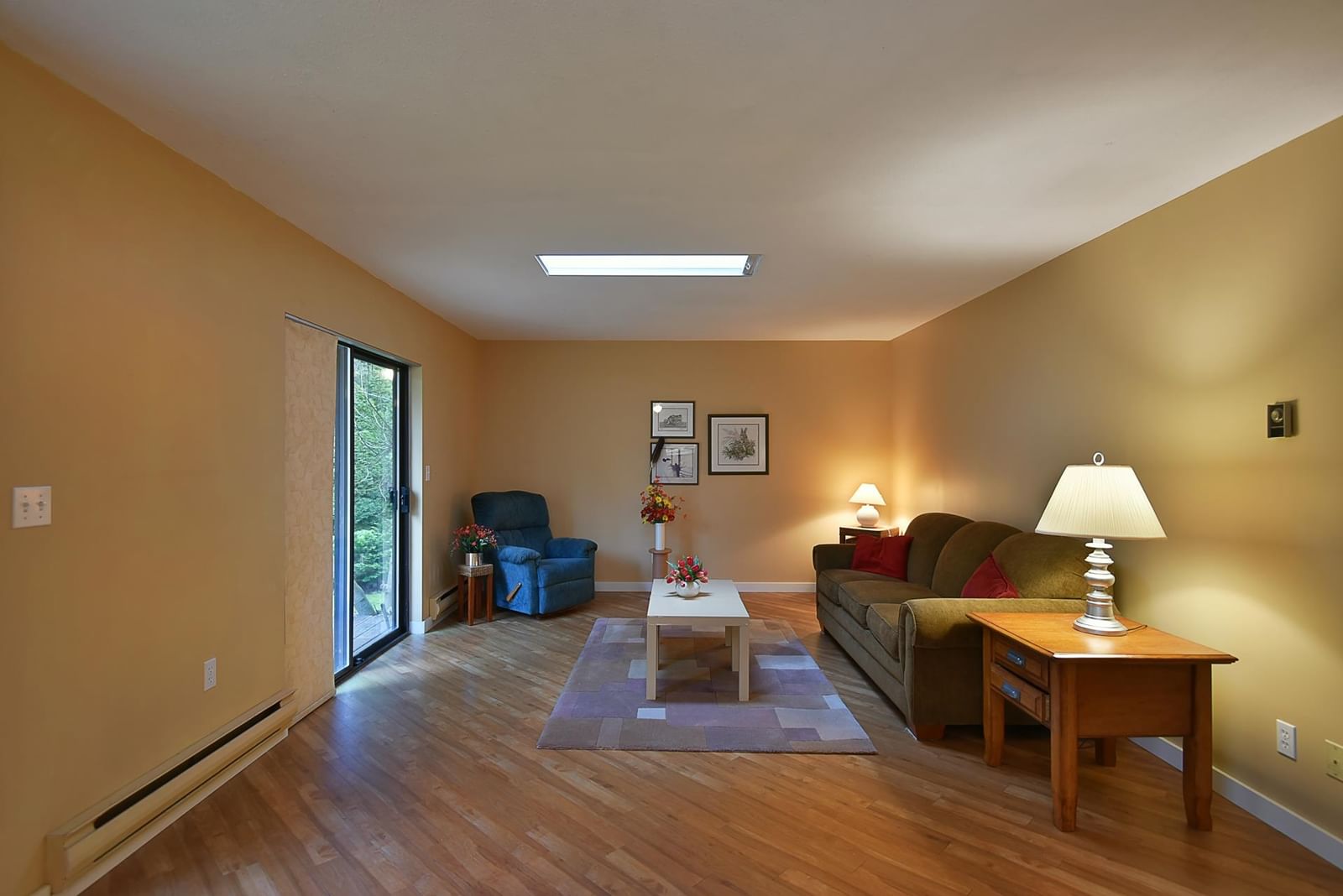 Listing Image 8