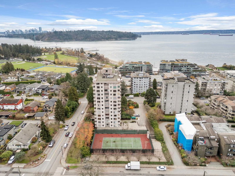 555 13th Street #1102, West Vancouver, British Columbia (MLS R2947671)