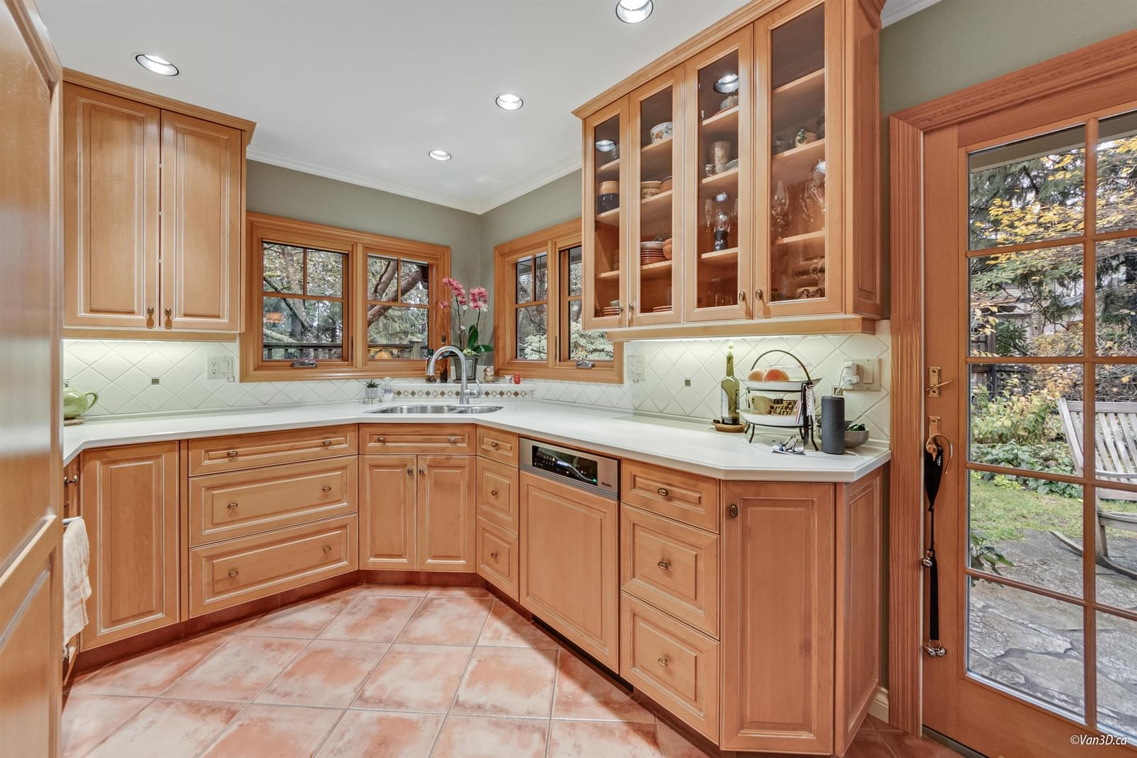 Listing Image 8