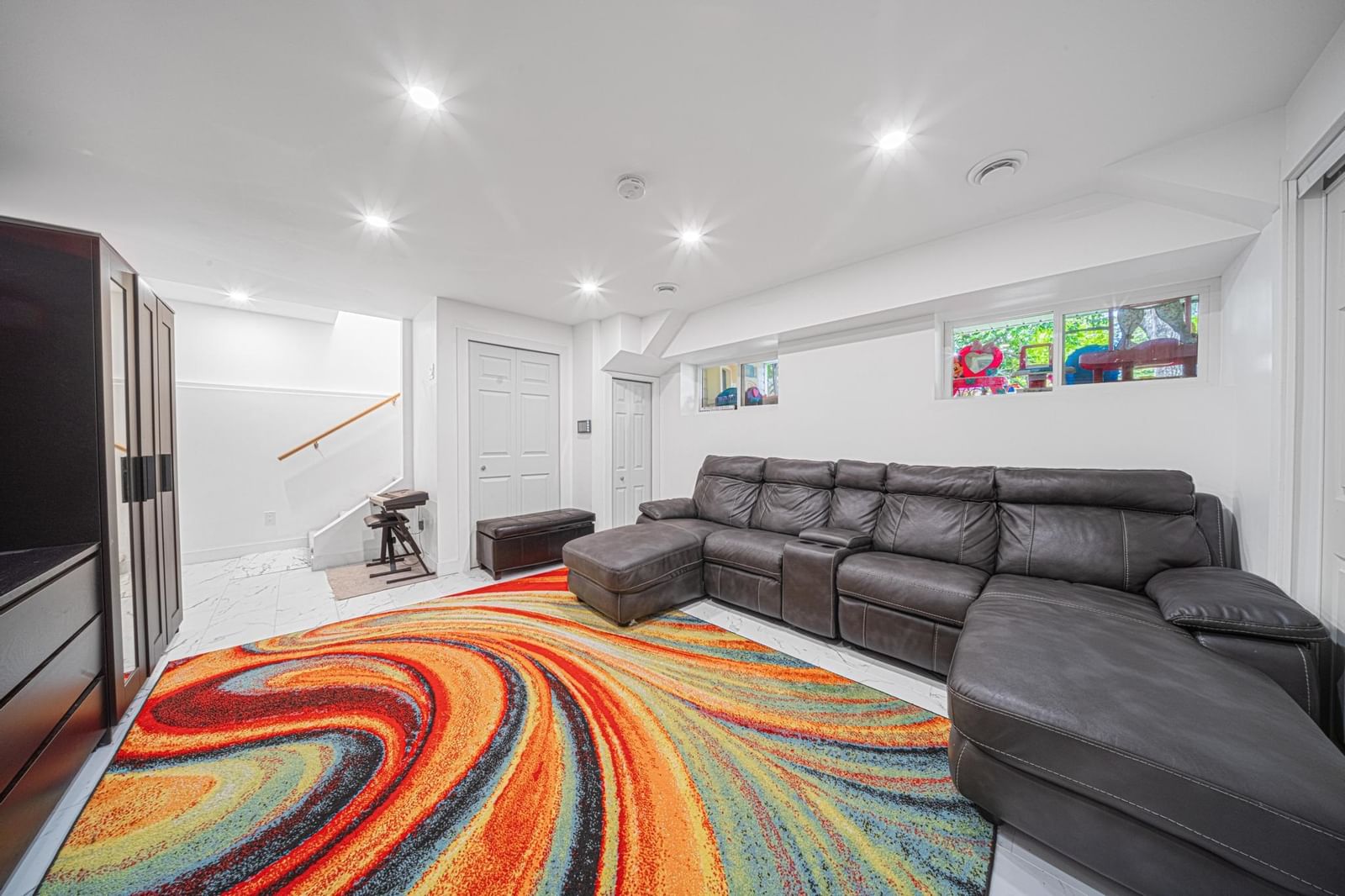 Listing Image 17