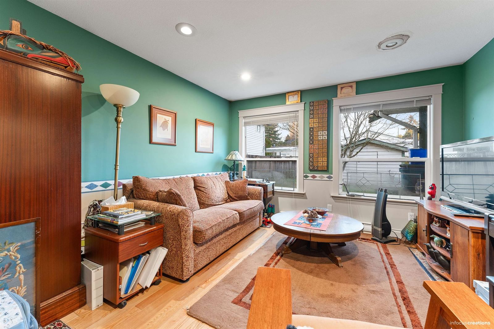 Listing Image 12