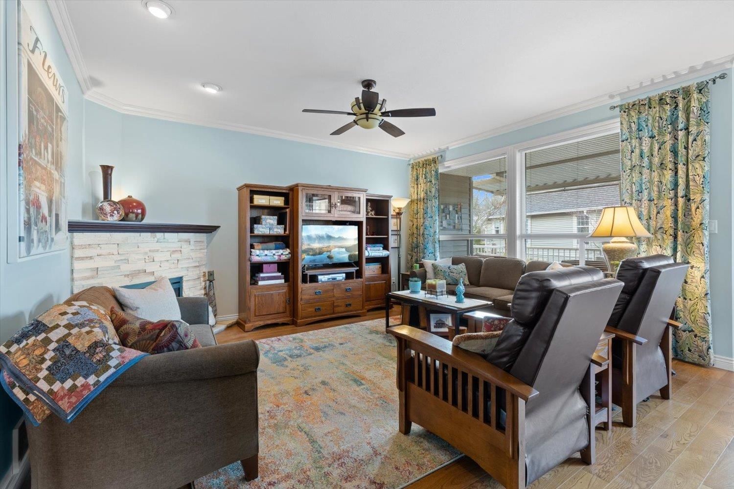 Listing Image 8