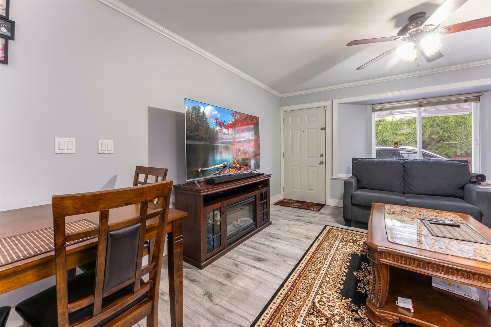 Listing Image 8