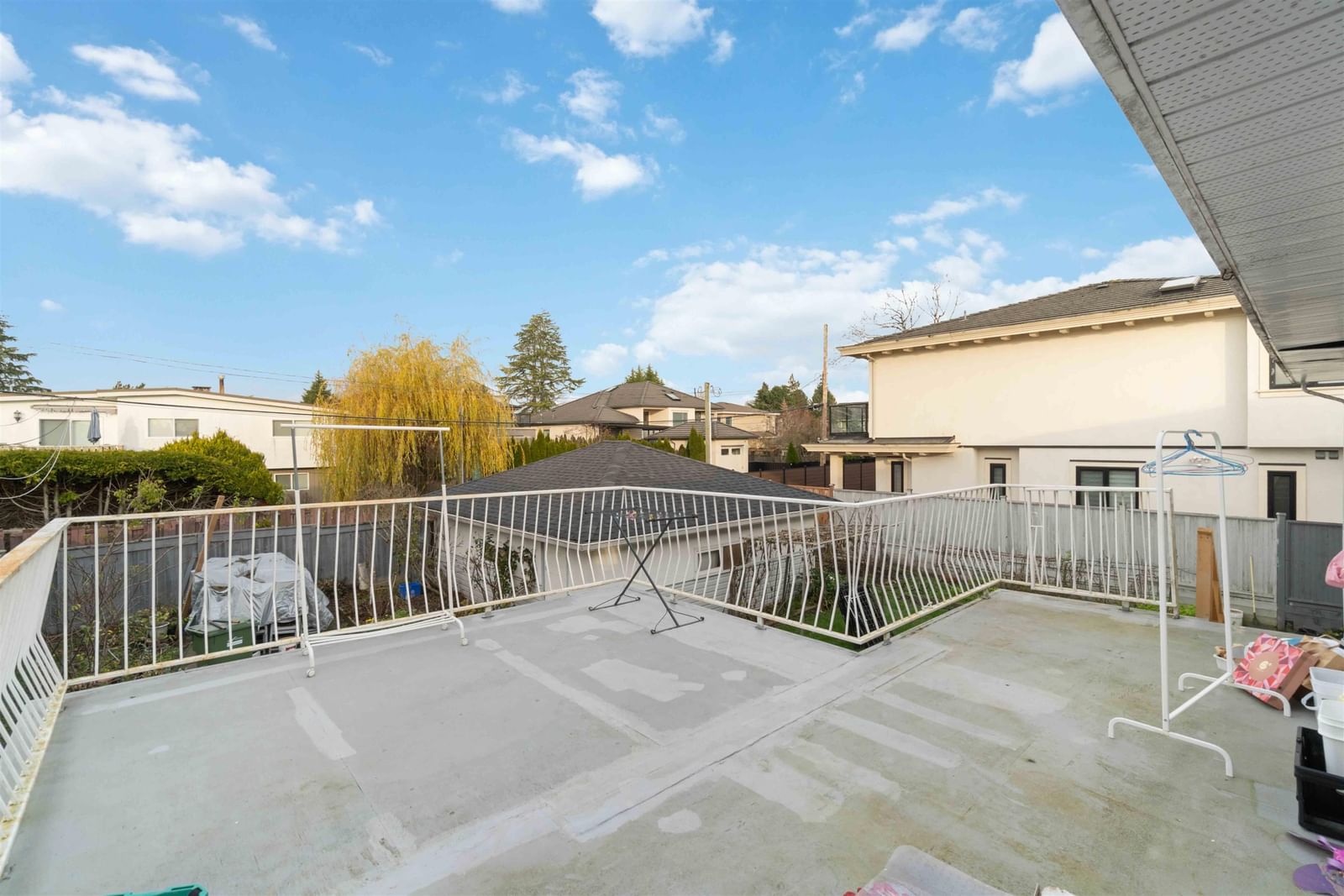 Listing Image 11
