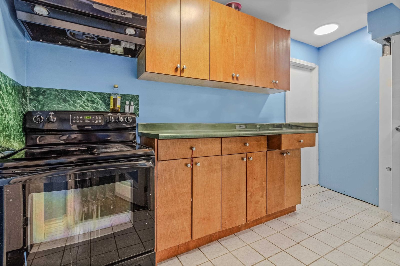 Listing Image 17