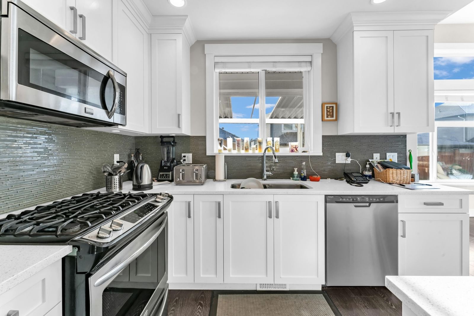 Listing Image 10