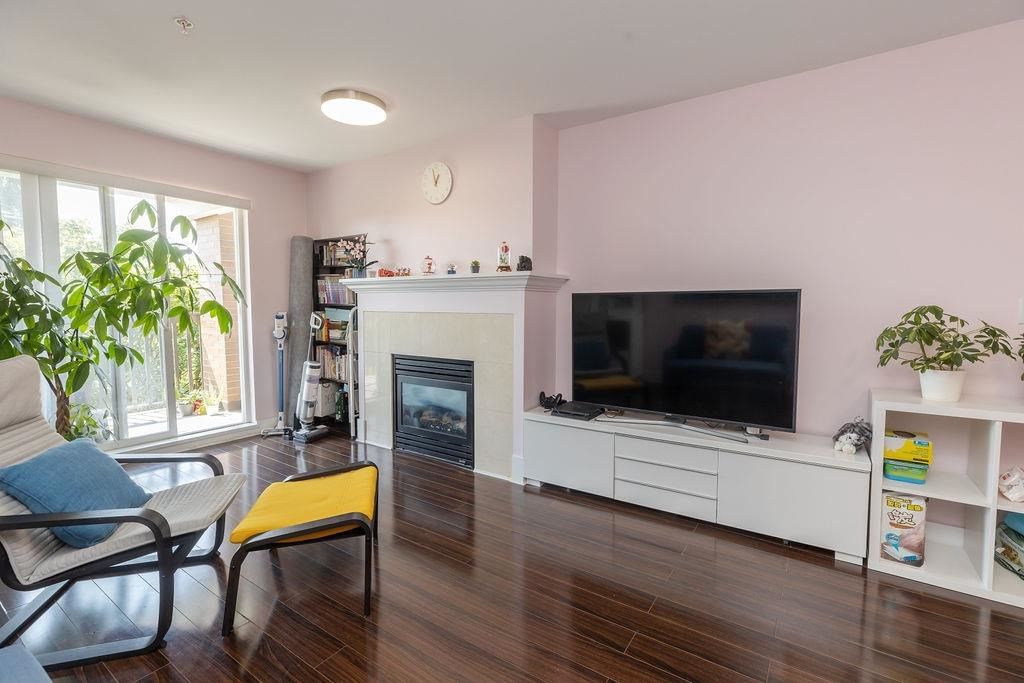 Listing Image 10