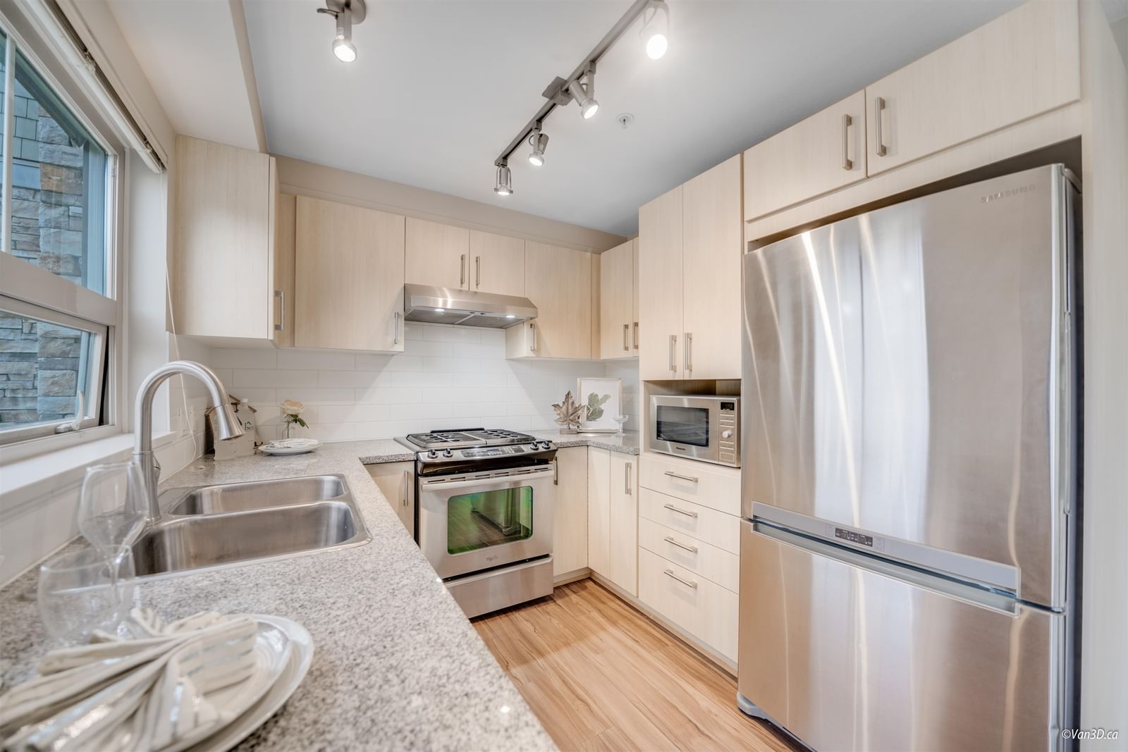 Listing Image 14