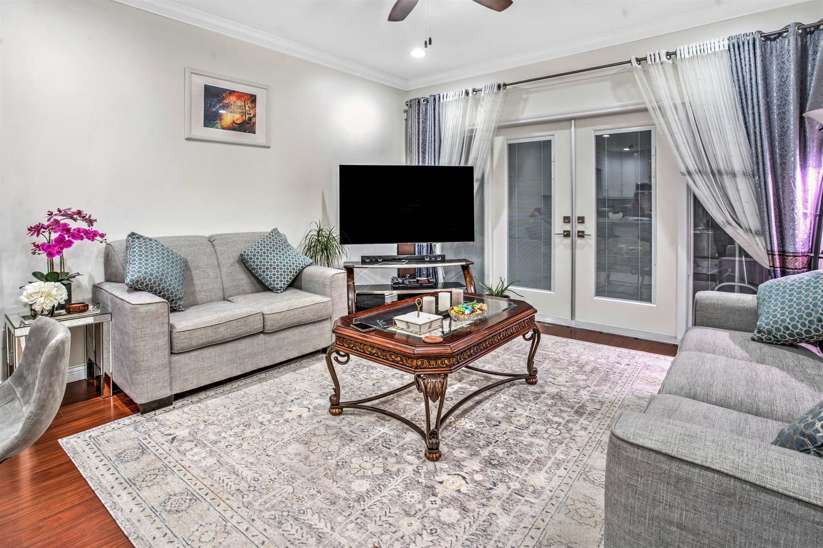 Listing Image 11