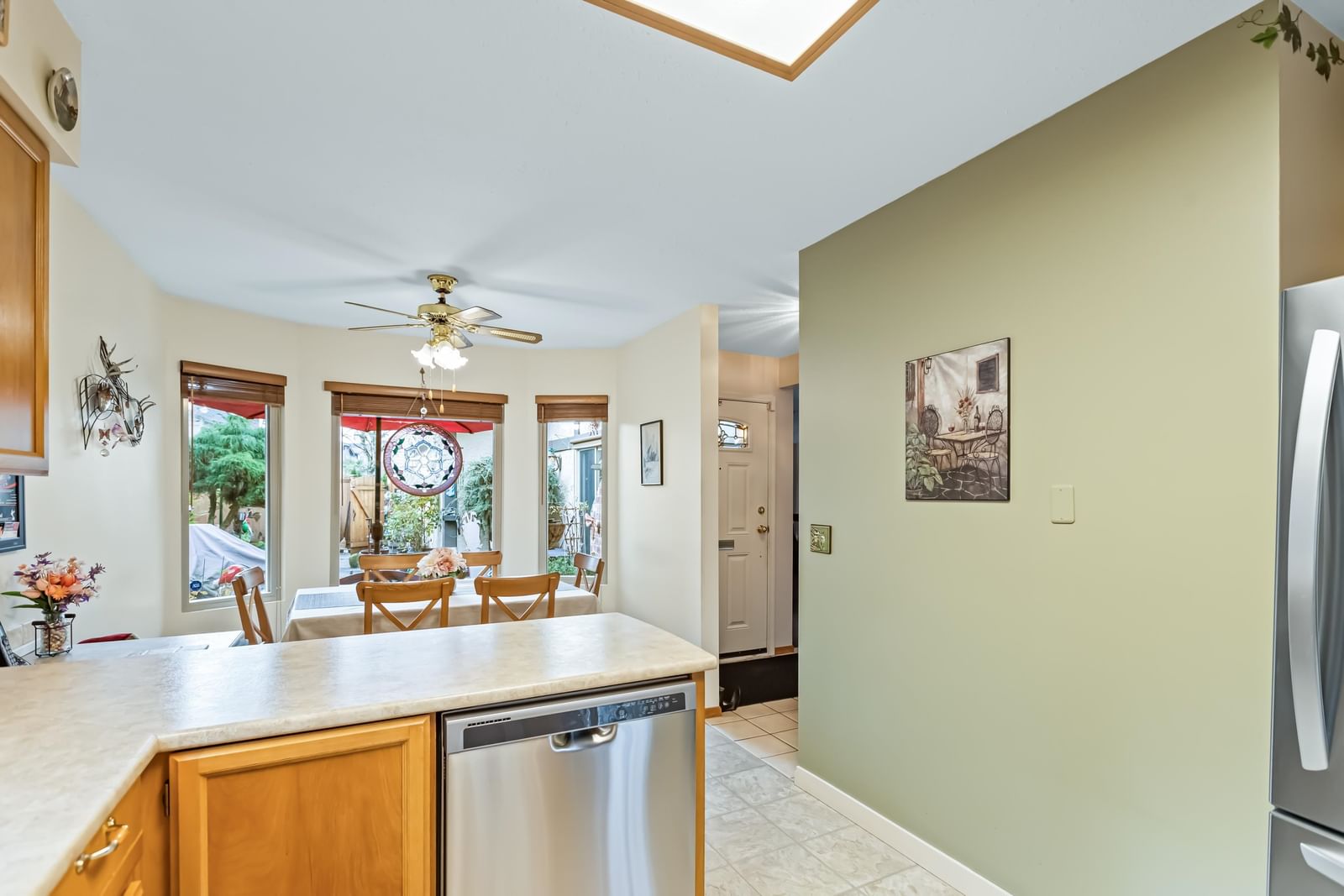 Listing Image 11