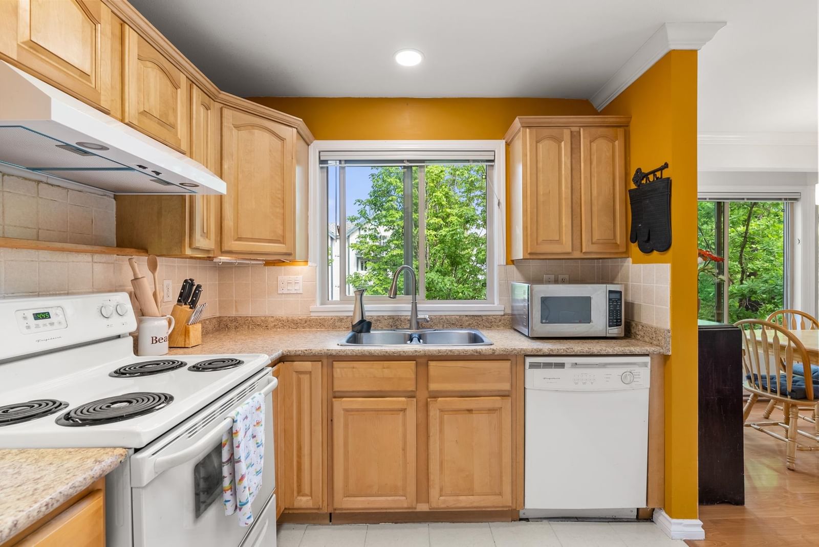Listing Image 9